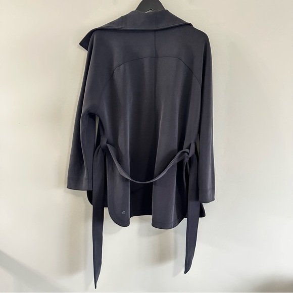 Lululemon Softstreme Belted Wrap Black Size M/L - Picture 6 of 13